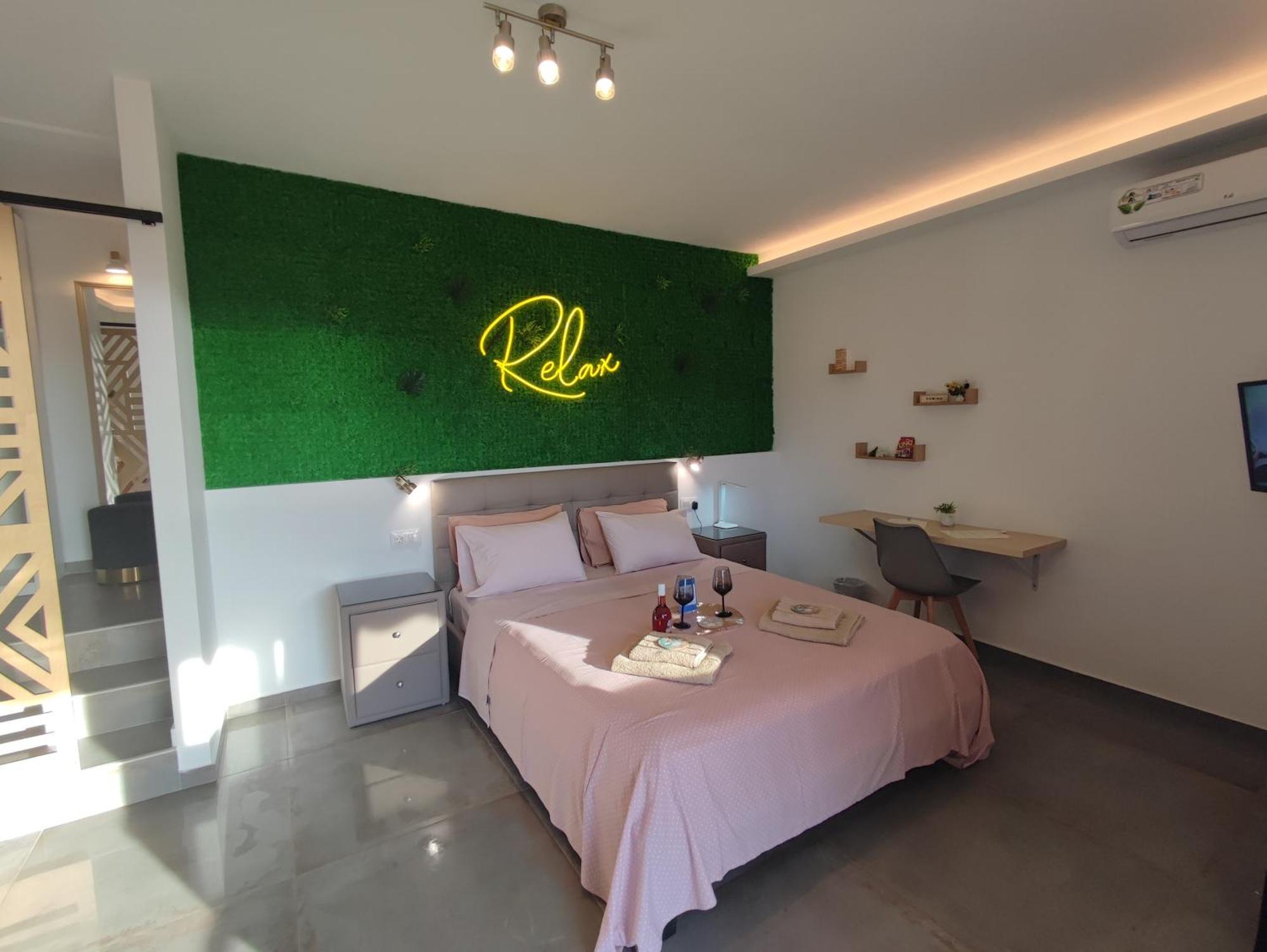 Theasis 5 Luxury Studio With Sea View Неос-Мармарас Экстерьер фото